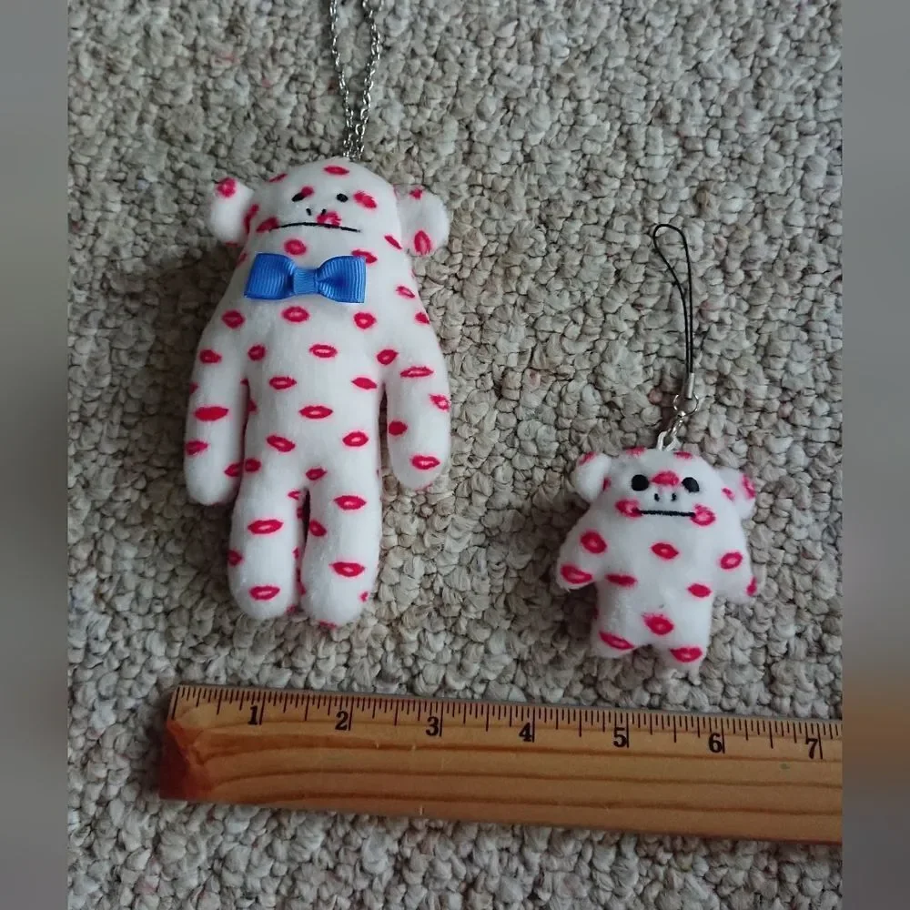 Craftholic Sloth bear double Plush Doll keychain with magnet - red lips Confetti